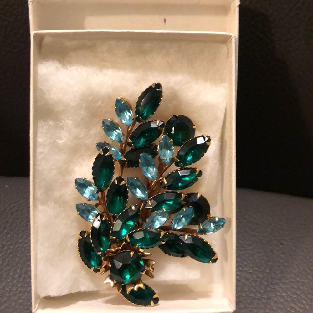 Antique vintage gemstones brooch pin